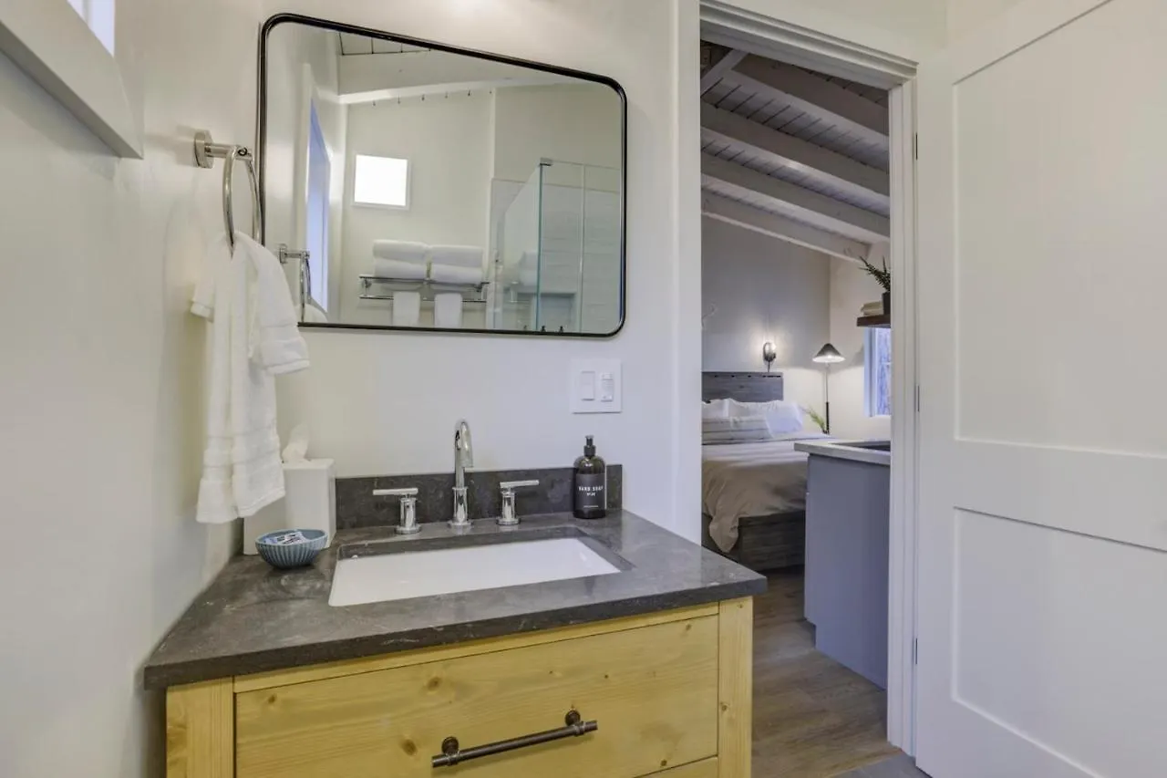 South Lake Chalet-Boutique Suite-Minutes To Heavenly & Lake Tahoe South Lake Tahoe Apartment